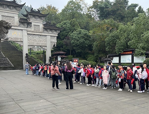 “秋假”激活文旅新热潮 资阳安岳“淡季”迎来游客高峰